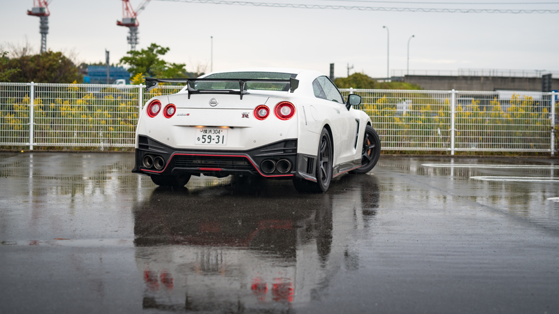 Illustration for article titled Here's What It's Like To Chase Ferraris In A Nissan GT-R Nismo